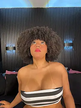 Snapshot of kendall_coxx chatting on February 18, 2026, 2:24 pm kendall coxx online show from February 18, 2026, 2:24 pm