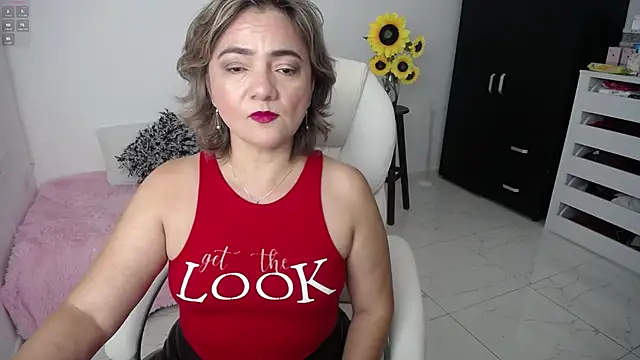 Snapshot of ana_milf chatting on February 11, 2025, 11:42 am ana milf online show from February 11, 2025, 11:42 am