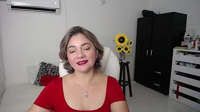 Snapshot of ana_milf chatting on March 6, 2025, 11:58 am ana milf online show from March 6, 2025, 11:58 am