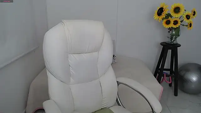 Snapshot of ana_milf chatting on September 12, 2025, 12:16 pm ana milf online show from September 12, 2025, 12:16 pm