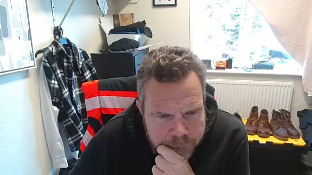 Snapshot of toptugger chatting on December 3, 2025, 12:26 pm toptugger online show from December 3, 2025, 12:26 pm