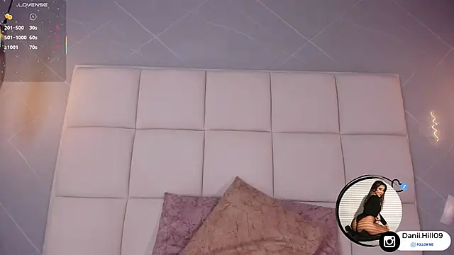 danii hill  online show from November 9, 2025, 12:53 pm