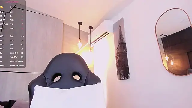 danii hill  online show from March 14, 2025, 4:43 am