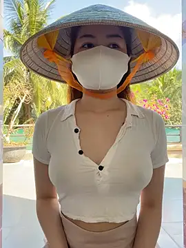 BabyThree  online show from March 6, 2026, 7:58 am