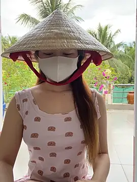 BabyThree  online show from October 26, 2025, 7:53 am