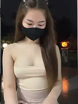 BabyThree  online show from April 1, 2026, 2:25 pm