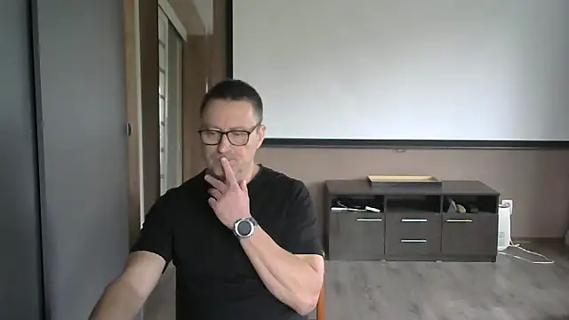 Snapshot of HarrySnake chatting on October 2, 2025, 8:07 am HarrySnake online show from October 2, 2025, 8:07 am