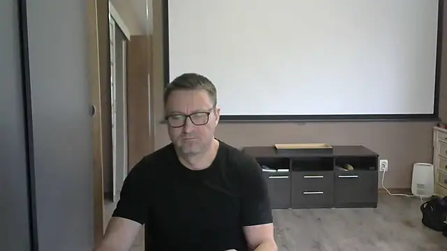 Snapshot of HarrySnake chatting on November 8, 2025, 7:45 am HarrySnake online show from November 8, 2025, 7:45 am