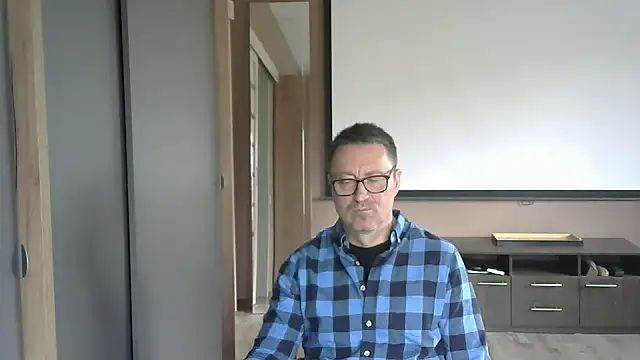 Snapshot of HarrySnake chatting on October 10, 2025, 8:15 am HarrySnake online show from October 10, 2025, 8:15 am