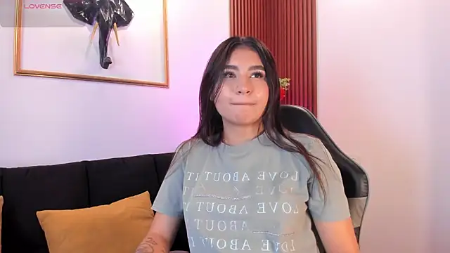 Zayda 1 online show from October 14, 2025, 7:58 pm