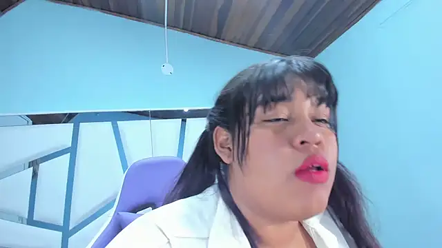 chanel hot 001 online show from December 4, 2025, 4:28 pm