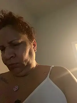 Snapshot of ladycreamypr2 chatting on May 26, 2026, 3:43 pm ladycreamypr2 online show from May 26, 2026, 3:43 pm
