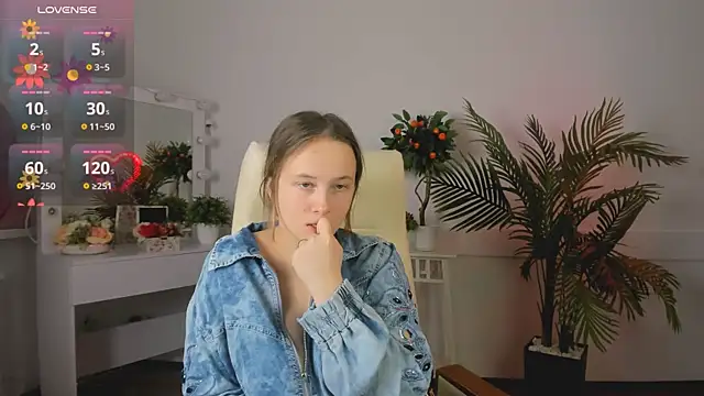 Snapshot of Ketrin_n_ chatting on November 2, 2025, 6:18 am Ketrin n online show from November 2, 2025, 6:18 am