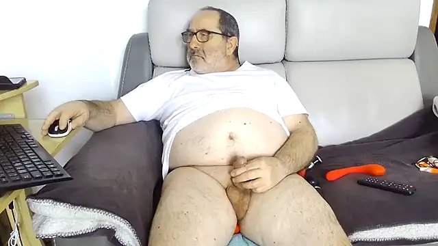 Snapshot of gillou1234 chatting on March 20, 2025, 1:37 pm gillou1234 online show from March 20, 2025, 1:37 pm