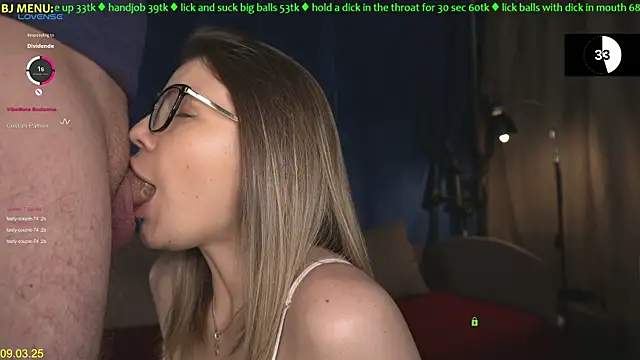 Snapshot of helena_play chatting on March 9, 2025, 9:03 pm helena play online show from March 9, 2025, 9:03 pm