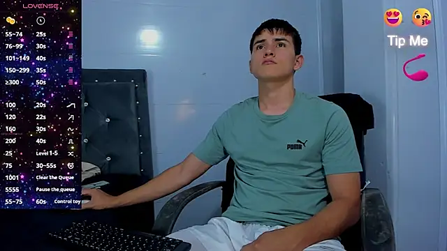 Snapshot of Jacobb_Lee chatting on November 14, 2025, 9:07 pm Jacobb Lee online show from November 14, 2025, 9:07 pm