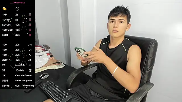 Snapshot of Jacobb_Lee chatting on February 20, 2025, 9:20 pm Jacobb Lee online show from February 20, 2025, 9:20 pm
