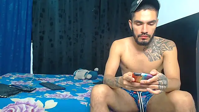 Hot Sharks  online show from November 28, 2025, 3:17 am