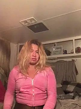 Snapshot of allissonw13 chatting on February 10, 2025, 1:35 am allissonw13 online show from February 10, 2025, 1:35 am