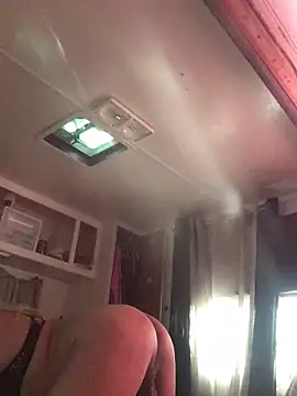 Snapshot of allissonw13 chatting on February 9, 2025, 9:39 pm allissonw13 online show from February 9, 2025, 9:39 pm