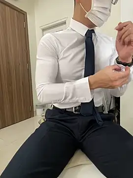 harrylouis1357 online show from December 14, 2024, 8:02 am