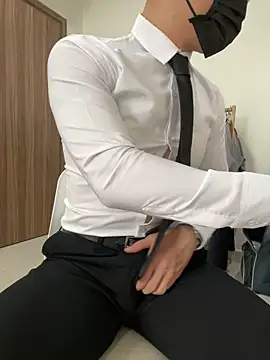 harrylouis1357 online show from December 8, 2024, 9:13 am