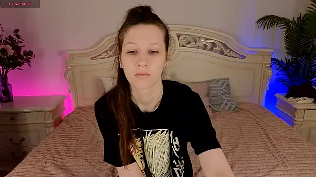 ur kitty   online show from October 1, 2025, 11:14 am