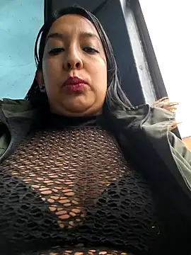 Snapshot of Bella_keny chatting on February 21, 2025, 7:10 pm Bella keny online show from February 21, 2025, 7:10 pm