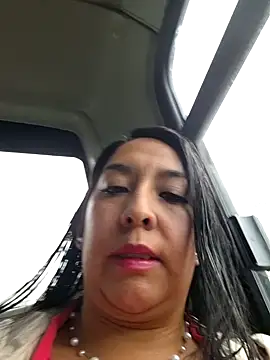 Snapshot of Bella_keny chatting on February 13, 2025, 2:31 pm Bella keny online show from February 13, 2025, 2:31 pm