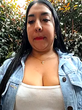 Snapshot of Bella_keny chatting on September 13, 2025, 6:30 pm Bella keny online show from September 13, 2025, 6:30 pm
