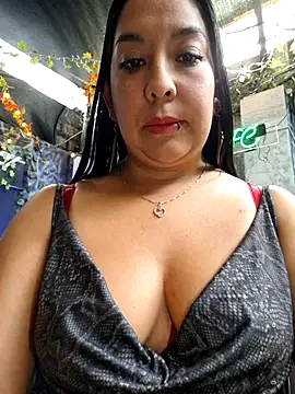 Snapshot of Bella_keny chatting on April 29, 2026, 6:58 pm Bella keny online show from April 29, 2026, 6:58 pm