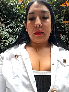 Snapshot of Bella_keny chatting on September 11, 2025, 7:14 pm Bella keny online show from September 11, 2025, 7:14 pm