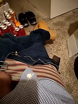 A man in public online show from December 5, 2025, 8:17 pm