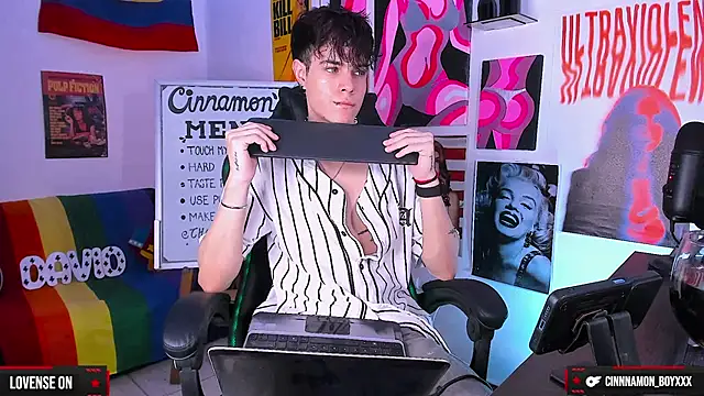 Snapshot of cinnamon_boyxxx chatting on December 6, 2024, 4:08 am cinnamon boyxxx online show from December 6, 2024, 4:08 am