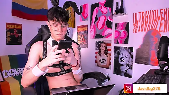 Snapshot of cinnamon_boyxxx chatting on February 5, 2025, 4:06 am cinnamon boyxxx online show from February 5, 2025, 4:06 am