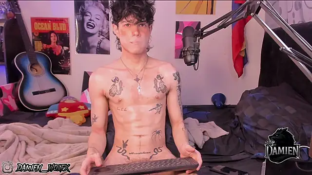 Snapshot of cinnamon_boyxxx chatting on November 8, 2025, 4:05 am cinnamon boyxxx online show from November 8, 2025, 4:05 am