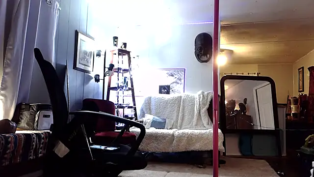 Snapshot of Genevieve143 chatting on February 20, 2026, 6:19 am Genevieve143 online show from February 20, 2026, 6:19 am