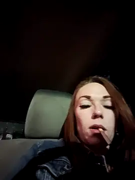 Genevieve143 online show from November 1, 2025, 4:19 am