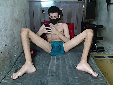 skinnyboy1000 online show from September 24, 2025, 5:08 pm