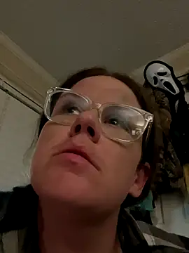 Snapshot of velvetta_ chatting on October 3, 2025, 6:26 am velvetta online show from October 3, 2025, 6:26 am