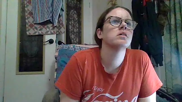 Snapshot of velvetta_ chatting on October 13, 2025, 7:43 am velvetta online show from October 13, 2025, 7:43 am