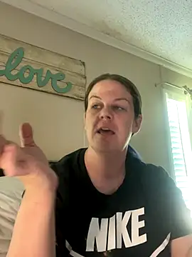 Snapshot of velvetta_ chatting on September 13, 2025, 3:12 pm velvetta online show from September 13, 2025, 3:12 pm