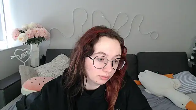 Snapshot of Mini_Diva chatting on February 28, 2026, 9:09 am Mini Diva online show from February 28, 2026, 9:09 am