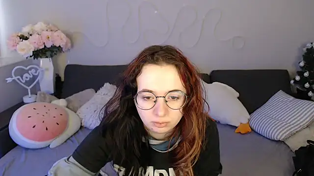 Snapshot of Mini_Diva chatting on February 18, 2026, 9:17 am Mini Diva online show from February 18, 2026, 9:17 am