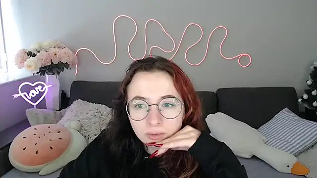 Snapshot of Mini_Diva chatting on February 23, 2026, 9:10 am Mini Diva online show from February 23, 2026, 9:10 am