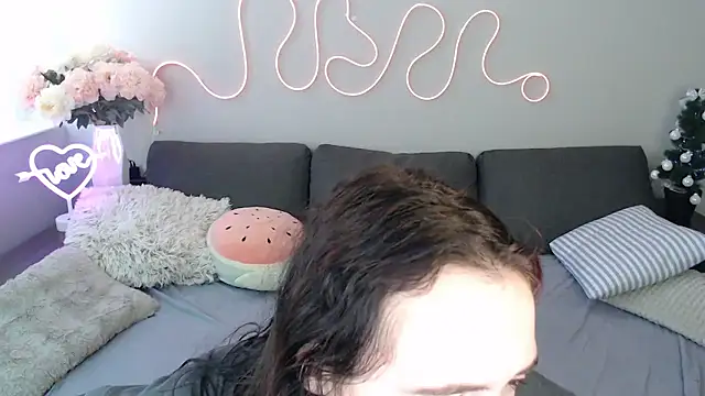 Snapshot of Mini_Diva chatting on January 9, 2026, 9:16 am Mini Diva online show from January 9, 2026, 9:16 am