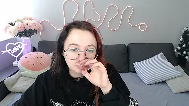 Snapshot of Mini_Diva chatting on January 17, 2026, 9:13 am Mini Diva online show from January 17, 2026, 9:13 am