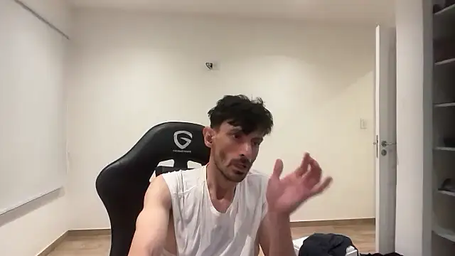 Snapshot of nicolaaaaas chatting on December 2, 2025, 5:31 am nicolaaaaas online show from December 2, 2025, 5:31 am