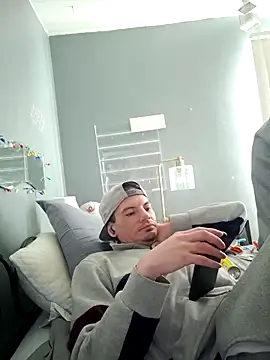 gifted723 online show from December 4, 2025, 9:25 pm