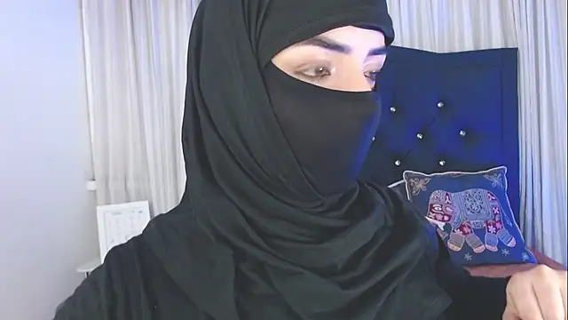 Uzra hayed online show from December 2, 2025, 10:33 pm